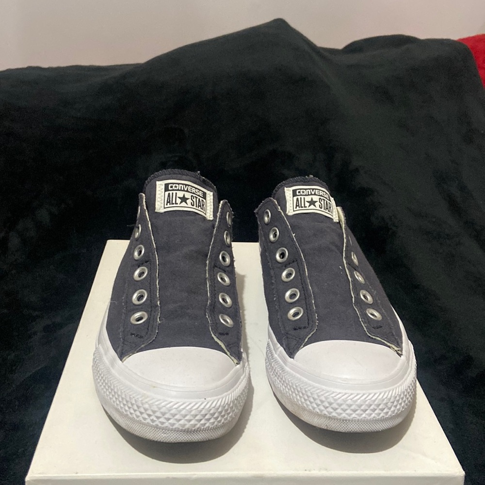 Women’s -Laceless converse